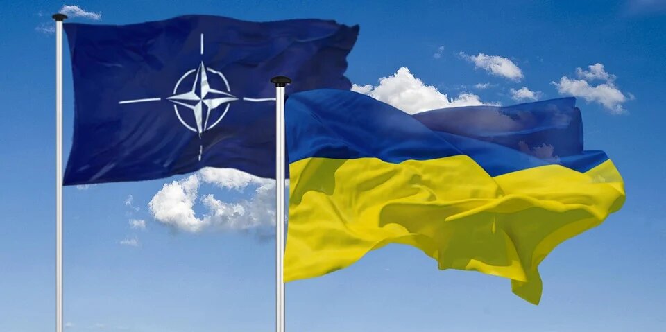Александр Шатилов: Украинская элита готовится стать расходным материалом в конфликте России и НАТО