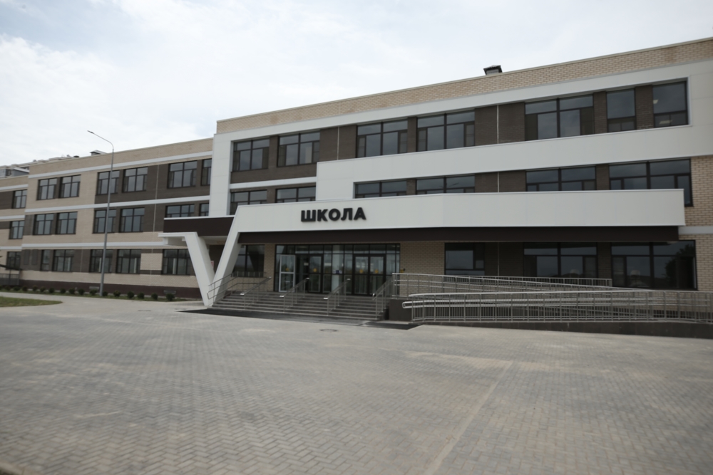 В Краснодаре завершают оснащение самой большой школы в ЮФО